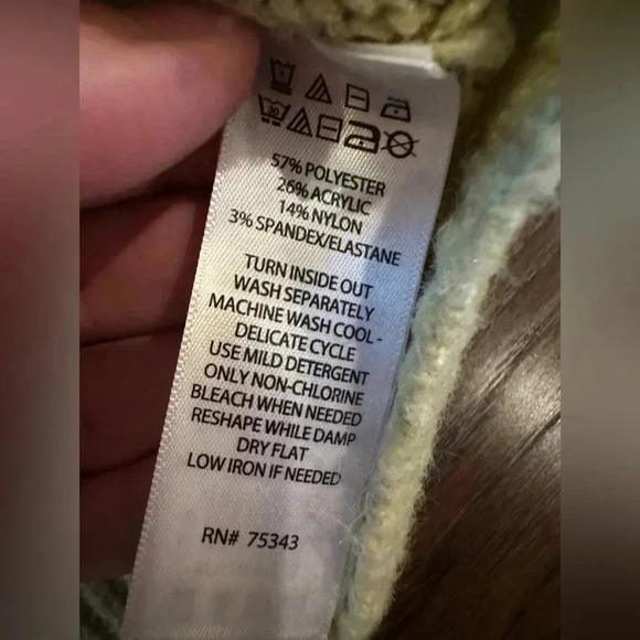 Cupcakes and Cashmere Blue/ Cream Ombré Sweater- Size Small - Picture 3 of 6